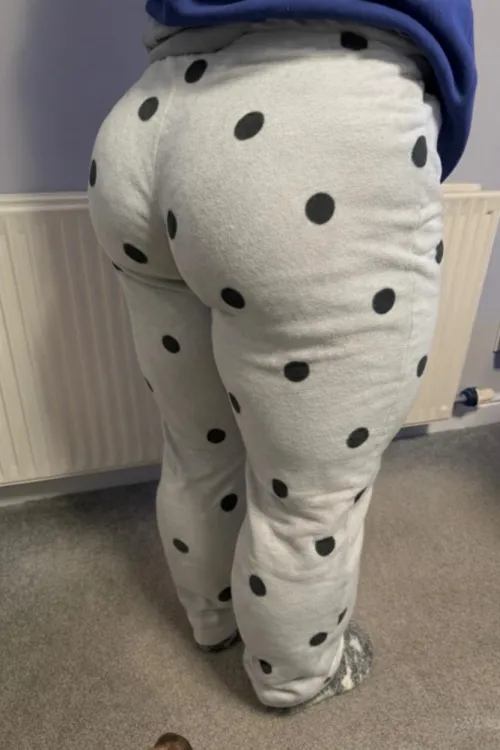 There should be a subreddit for seam splitting thick