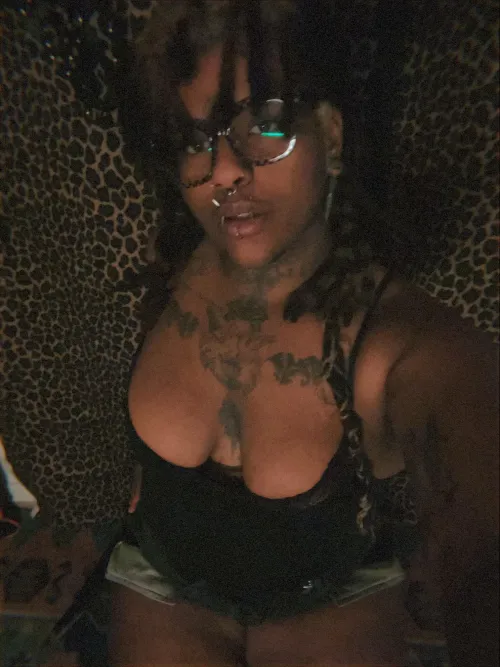 there’s NO cure to being addicted to me- but you can treat the issue by handing over your life savings ‍↕️ ｡°‧