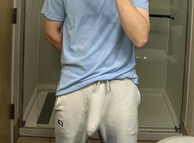 There’s no hiding my third leg 