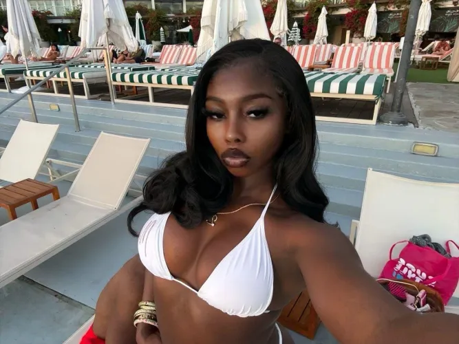 These lips don't kiss. They command.