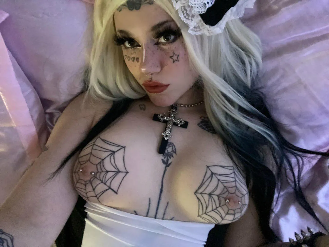 these tattooed nipples are aching for your tongue daddy 