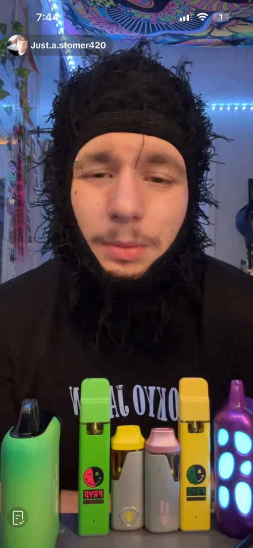 These TikTok live “stoners” always got the boof load out