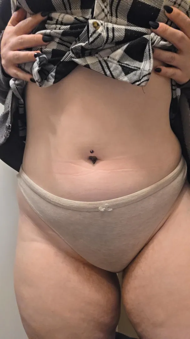 These will be available to ship tomorrow ♥️ add another pair for free (just pay shipping) [selling]