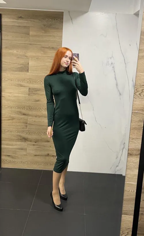 They poke so nicely in this dress