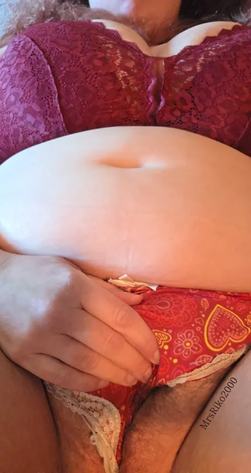 Thick thighs? Check. Busty? Check. Willing to wear your chosen panties while I tease myself? Double check. [US][selling][hairy][natural]