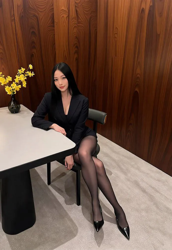 Think these pantyhose work with my look?