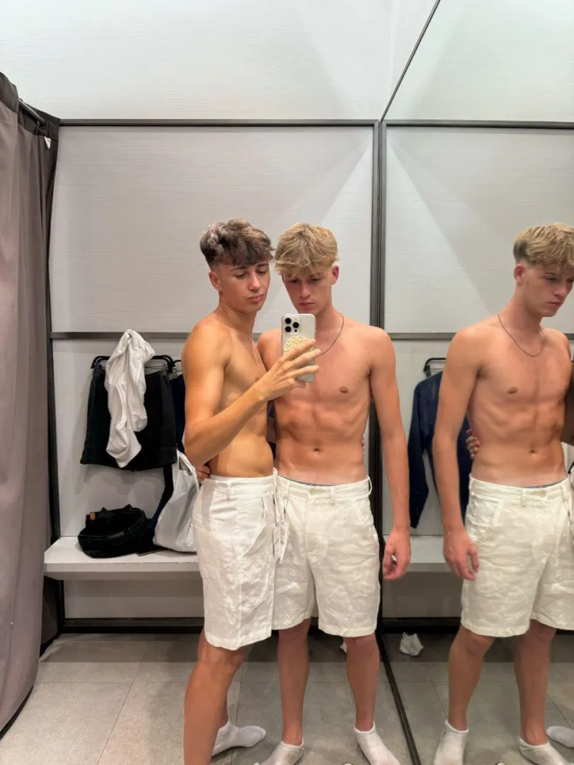 This beautiful selfie will be unique.