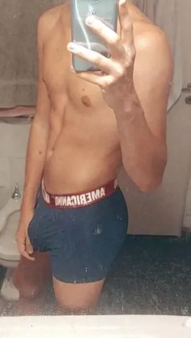 This color makes my bulge look big?