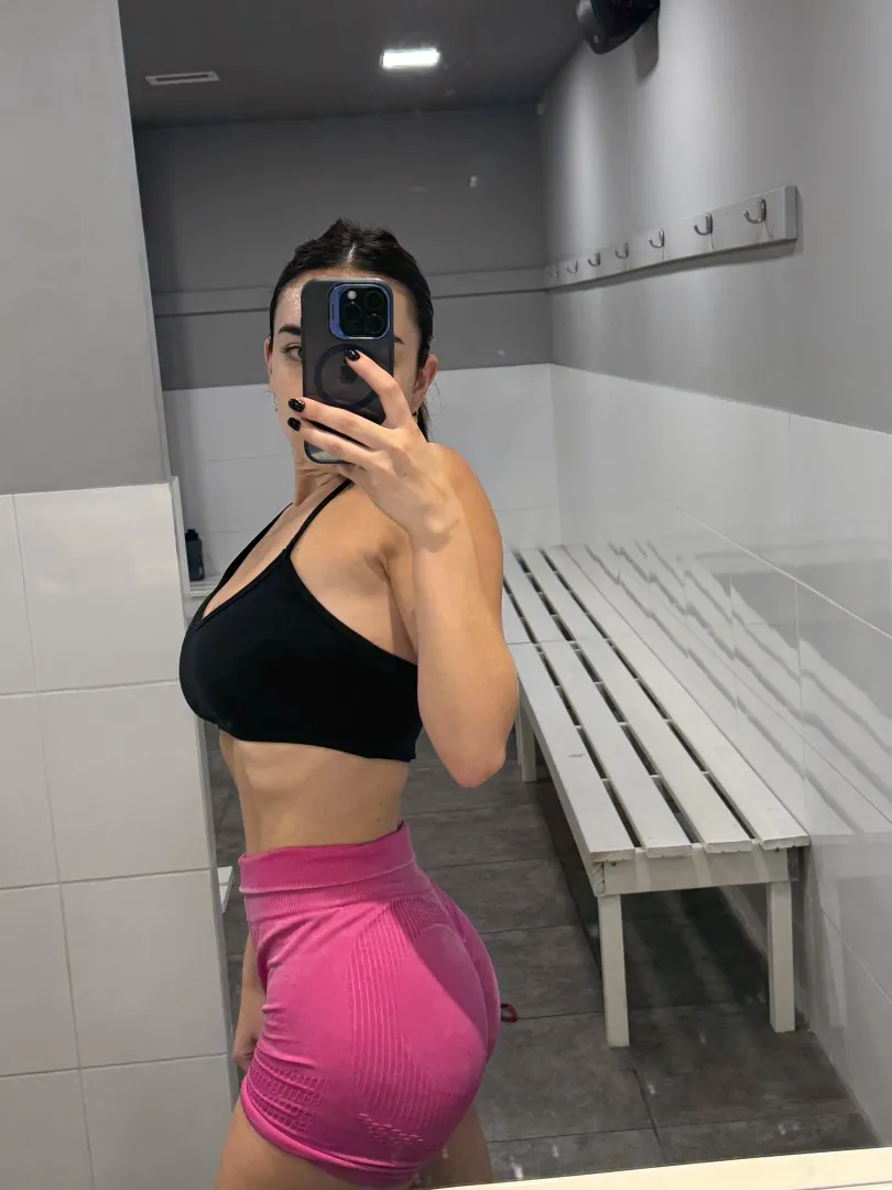 This gym fit leaves little to the imagination