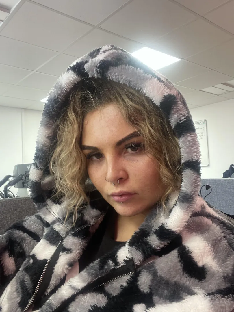 This hoodie is SOO fluffy and comfy at work 