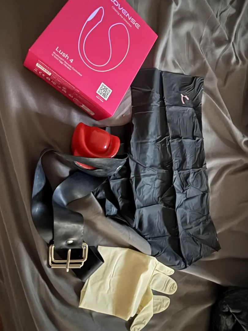 This is about to be a fun day of denial 🧎🏻‍♀️‍➡️💦🫦