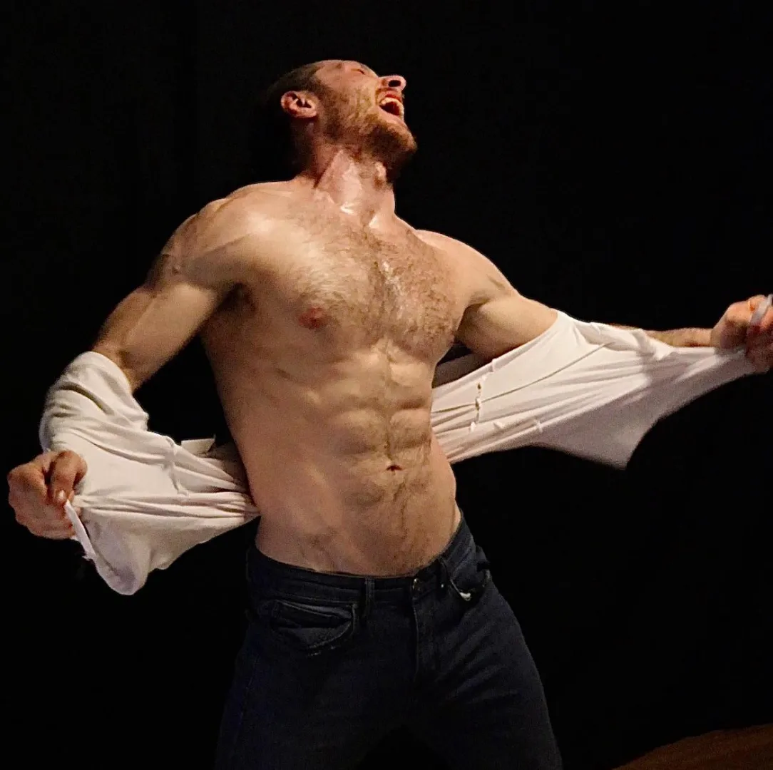 This is just how I always take my shirt off‍♂️