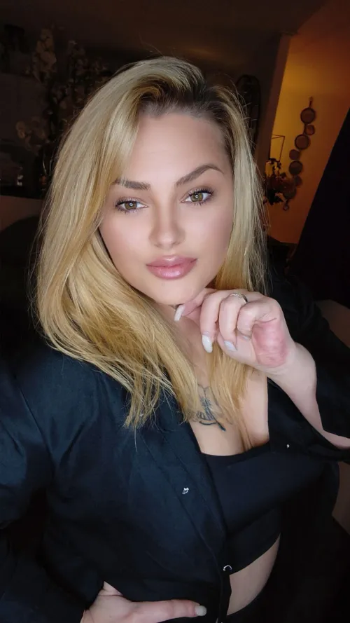 This is your sign to try a blonde once in your life