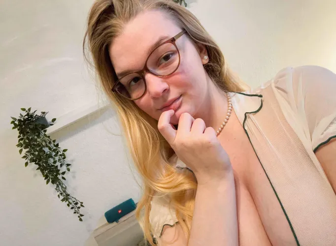 This nerdy blonde is right here waiting for you, baby