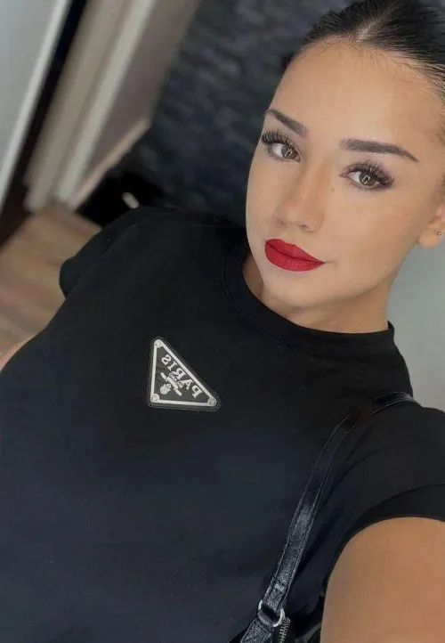 this shade of red is enough