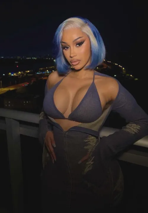 This woman is a goddess and could cuck me with big cocks any day!