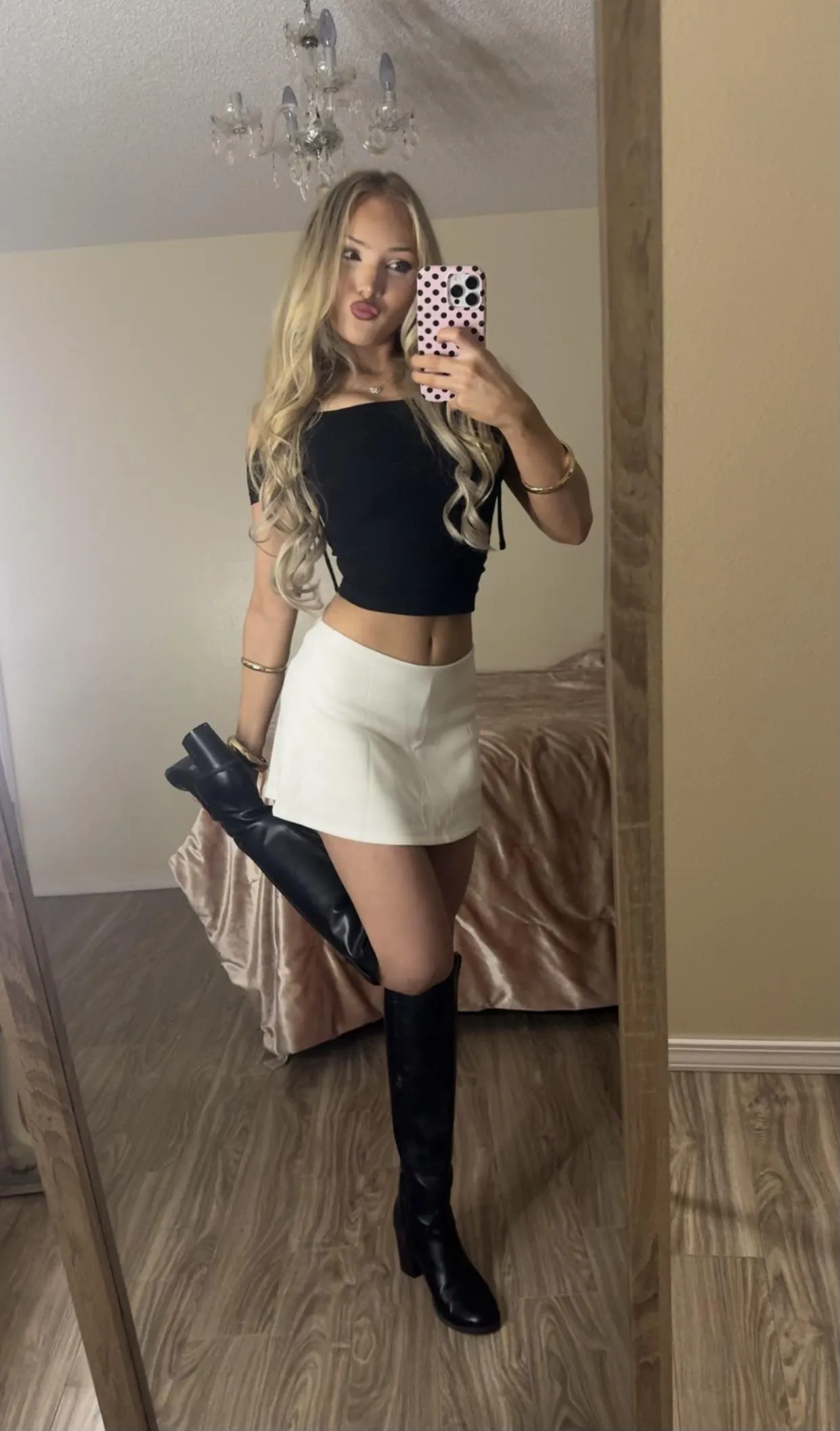 Time for your daily investment in banksophie stock, the only stock you’ll ever invest in again (I’ll make sure of it) Your success is now measured by MY success 😌🏧🏧