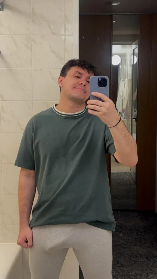 Time to hit the hotel gym. Would I distract your workout in those?