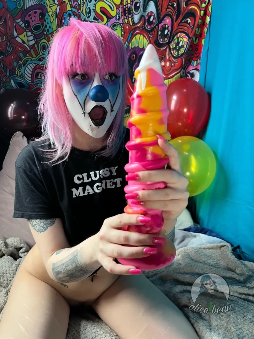 Time to screw this clown