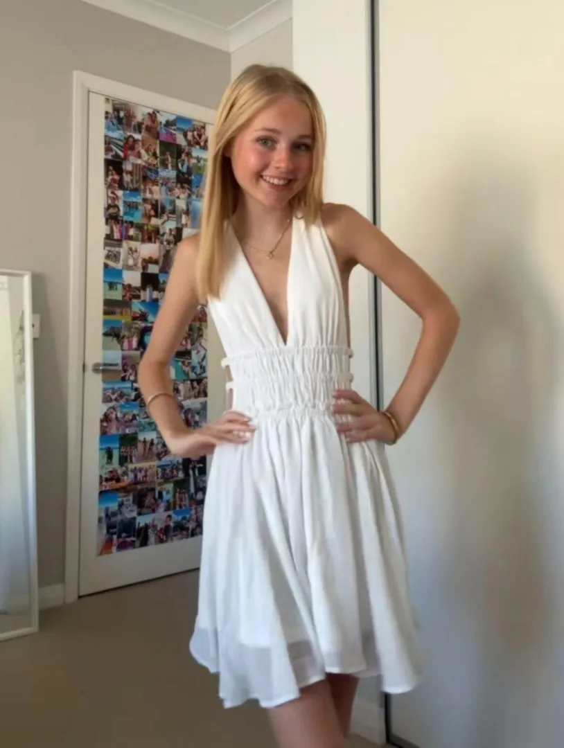 Tiny babe hunts rough claim