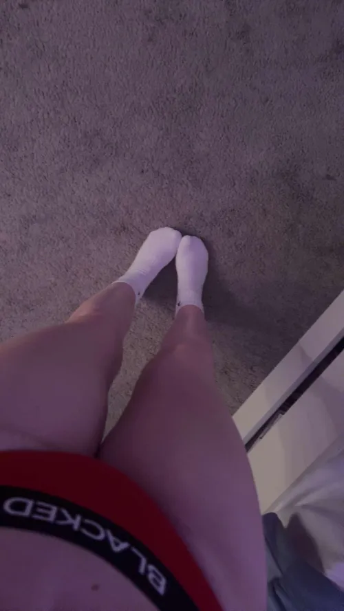 Tiny peek of my new red set :)