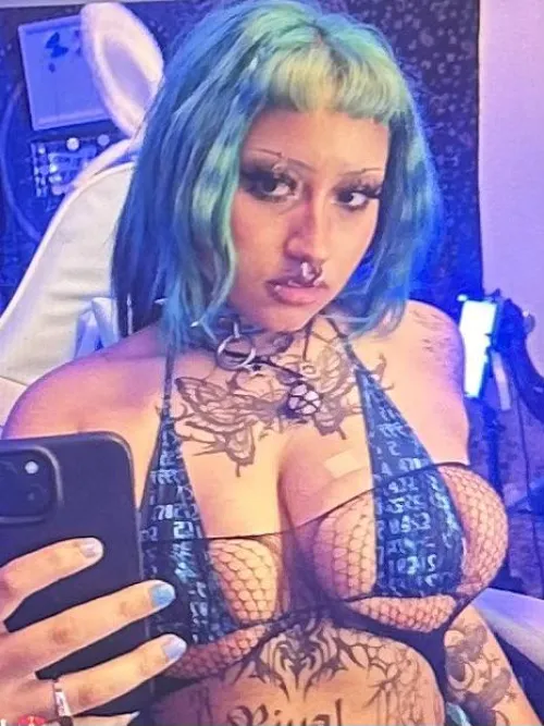 Tits bigger than my head 