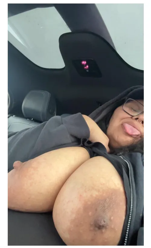titty flash in an uber