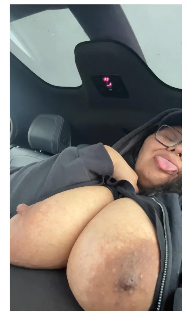 titty flash in an uber