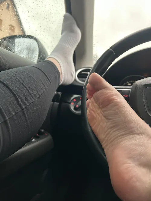 Today the foot takes the wheel. He can do much more than that 