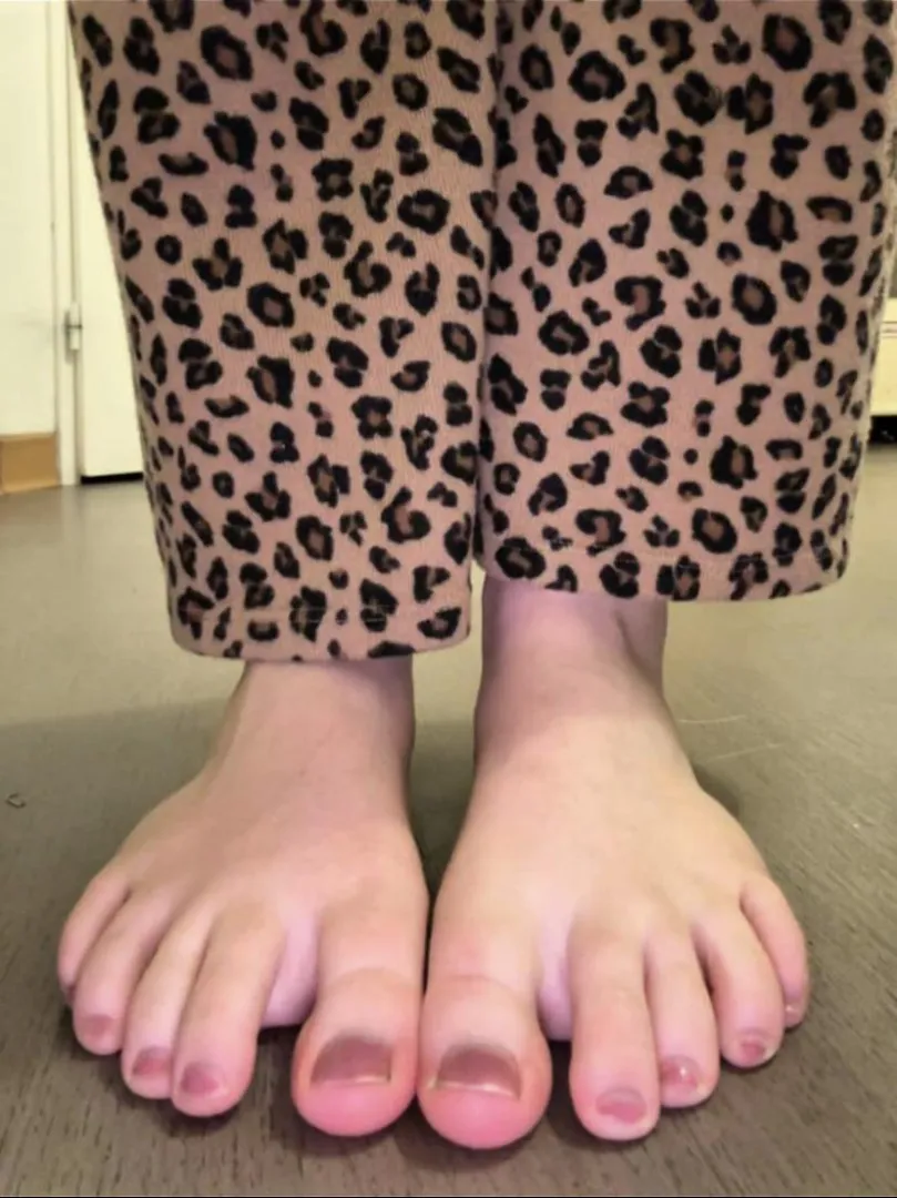 Toes ready to be kissed