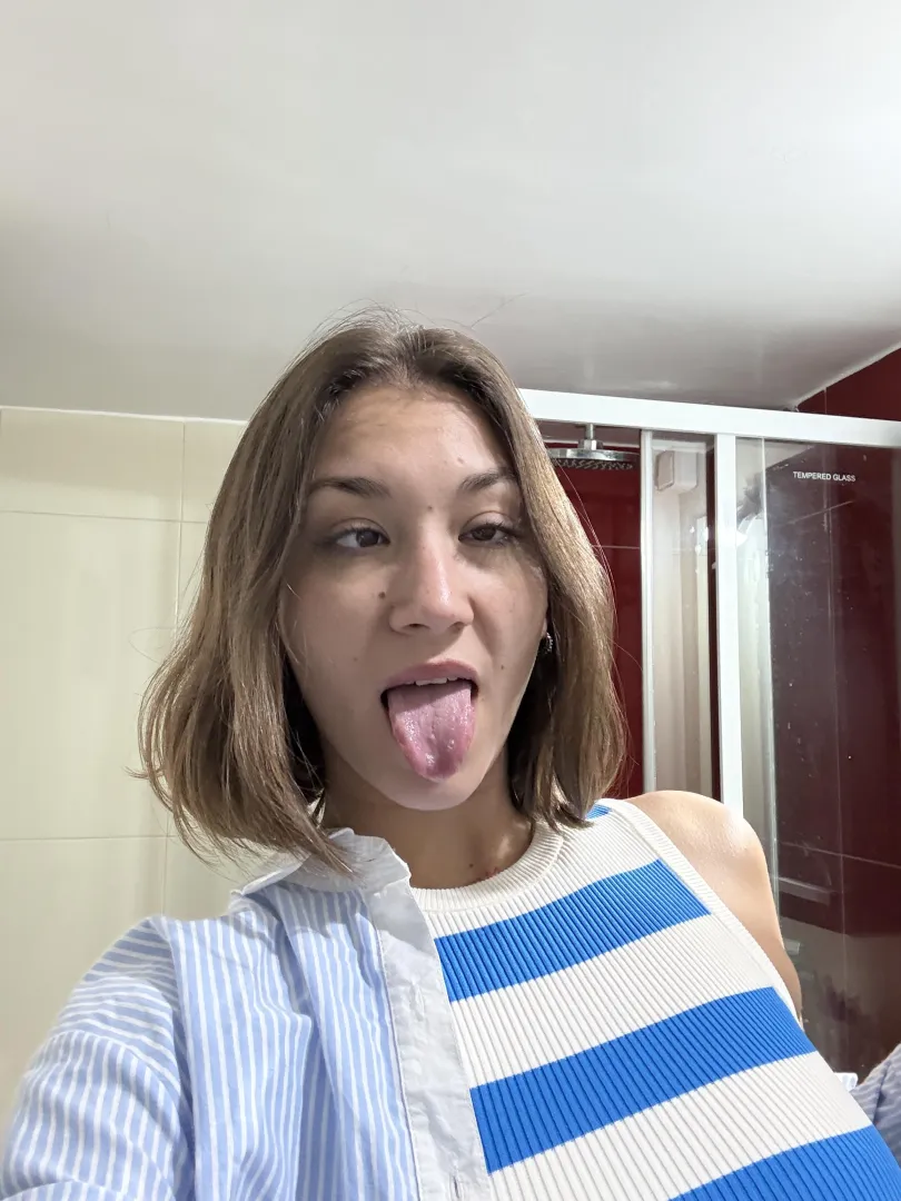 tongue girls club in session