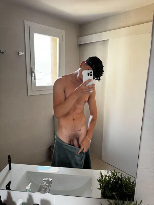 Tonight I'm going out to party