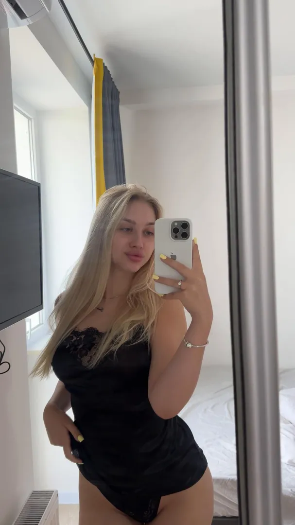 tonight’s about good vibes and easy company