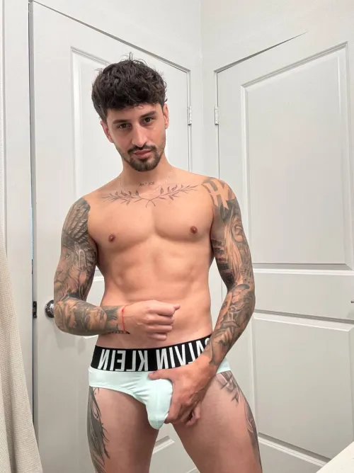 too afraid to show off my bulge BWC