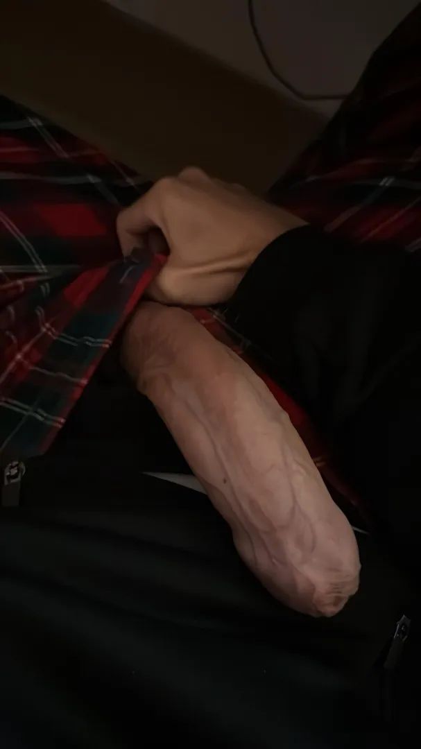 top 9” 19yo top snap:ste.e777