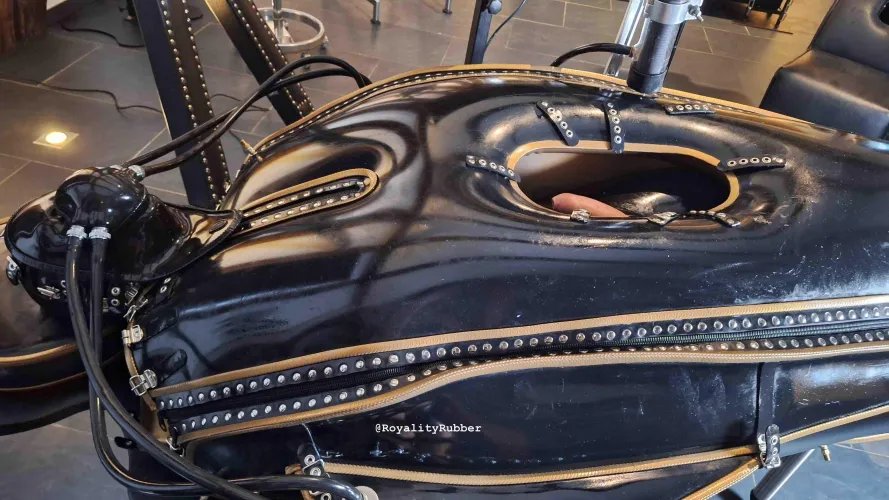 Total enclosure in heavy Rubber
