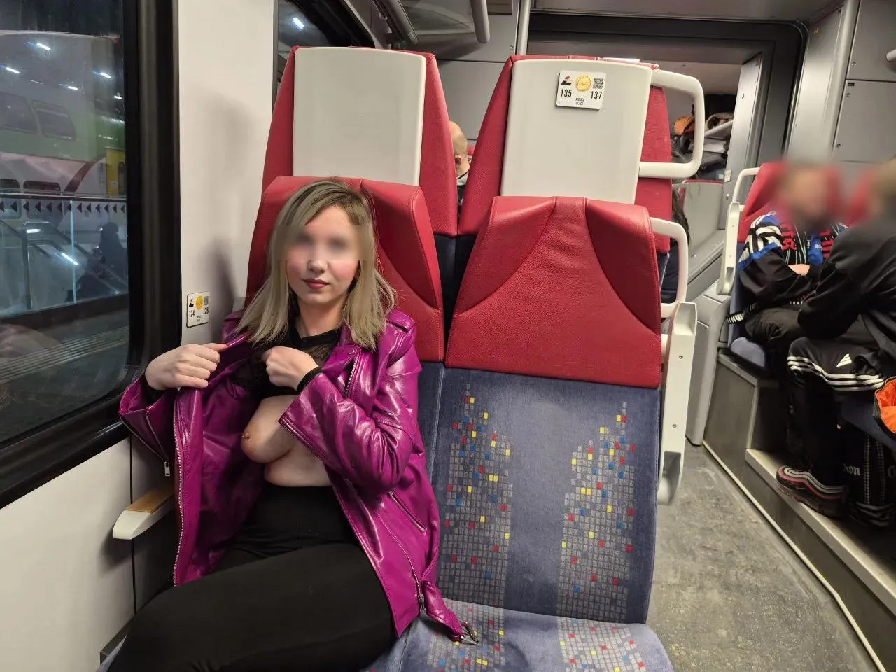 Train ride got boring so I decided to give the whole carriage a little show