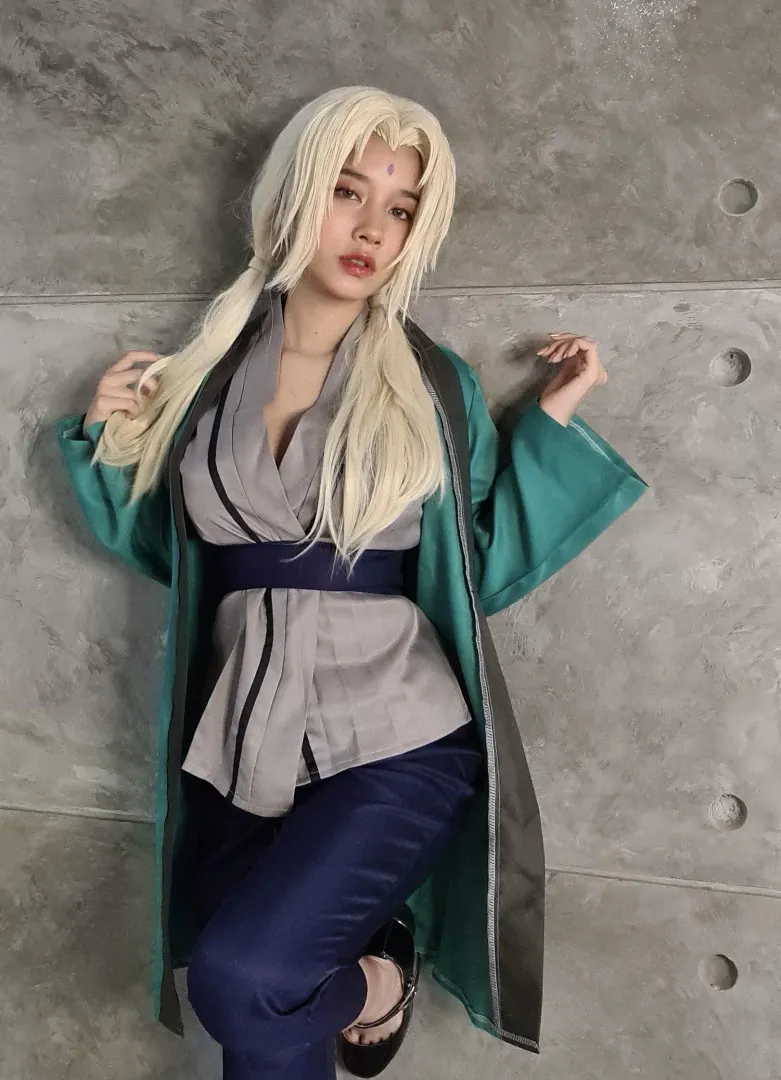 Tsunade from Naruto by Iris