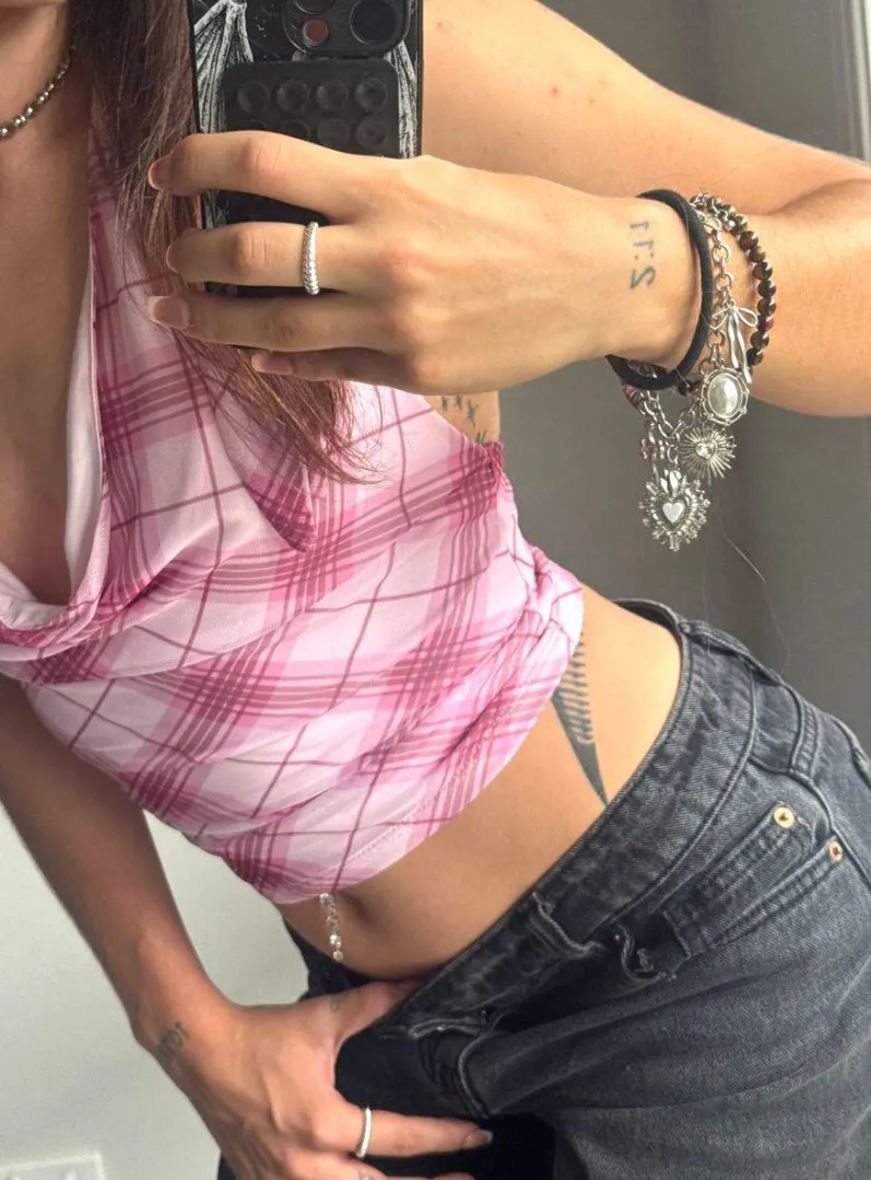 tummy kisses optional