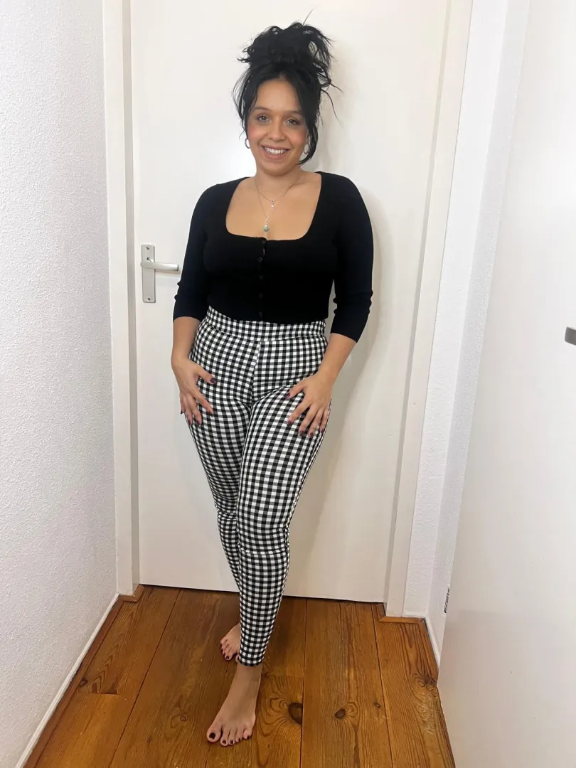 Tying my hairbun to spark frisky charm believing I am the sexiest star in the space