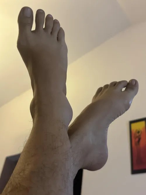 U love my hairy legs