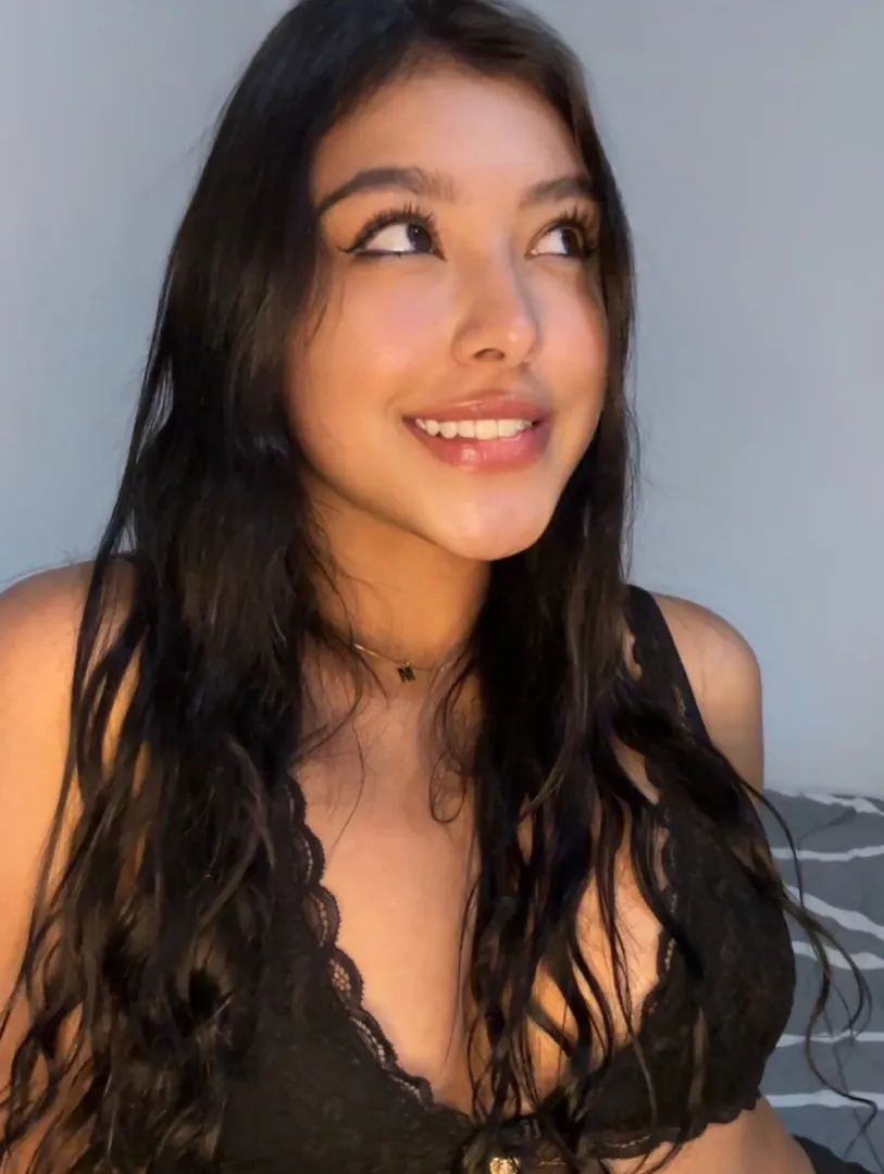 U re my neighbor and u knock at my door and u see me like this