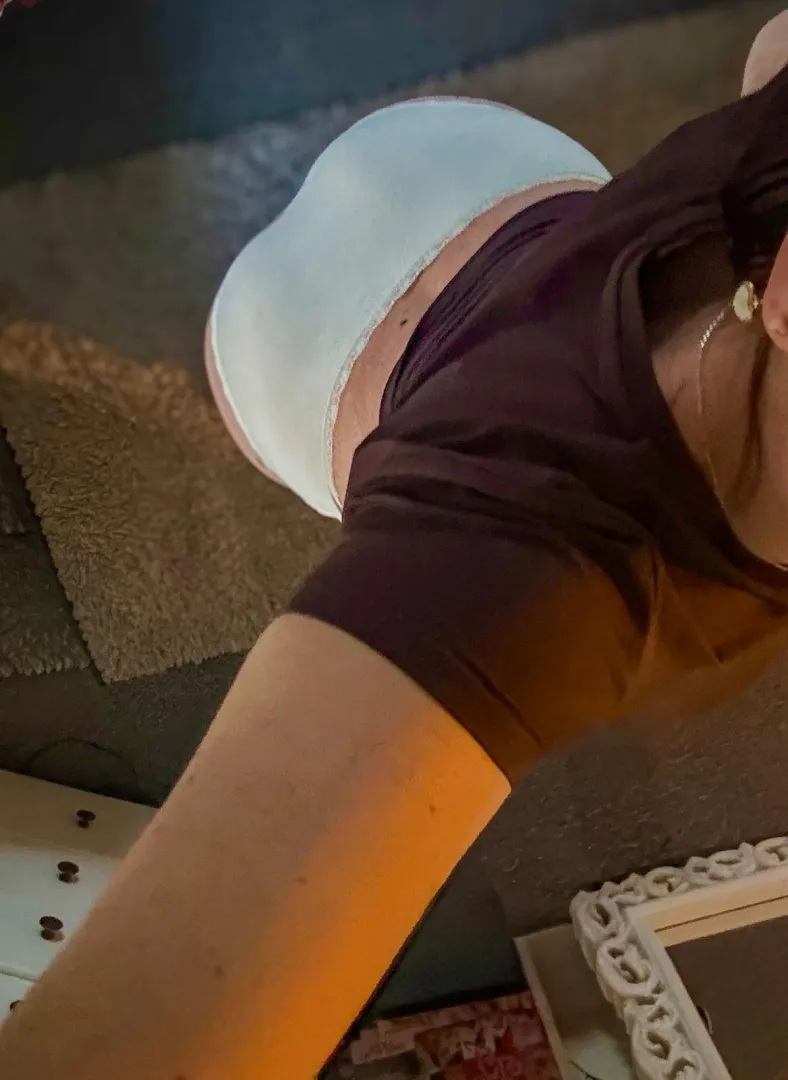 [uk] selling - Going for comfy today, but they soak up every part of me ❤️