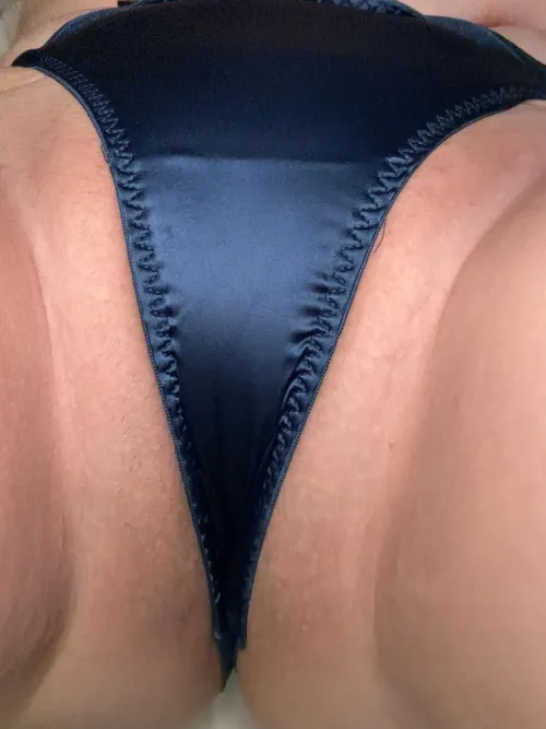 [UK] [selling] open my panty drawer and see what you can find  thongs and fullbacks available, prices starting from £20 