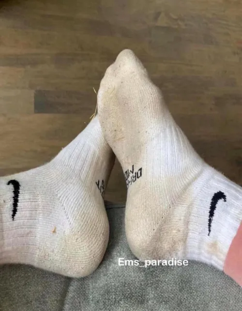 Up for one of the strongest scents on Reddit from a marathon athlete in training? ‍♀️ Well-reviewed & verified! ⭐️⭐️⭐️⭐️⭐️ [selling] [US] 