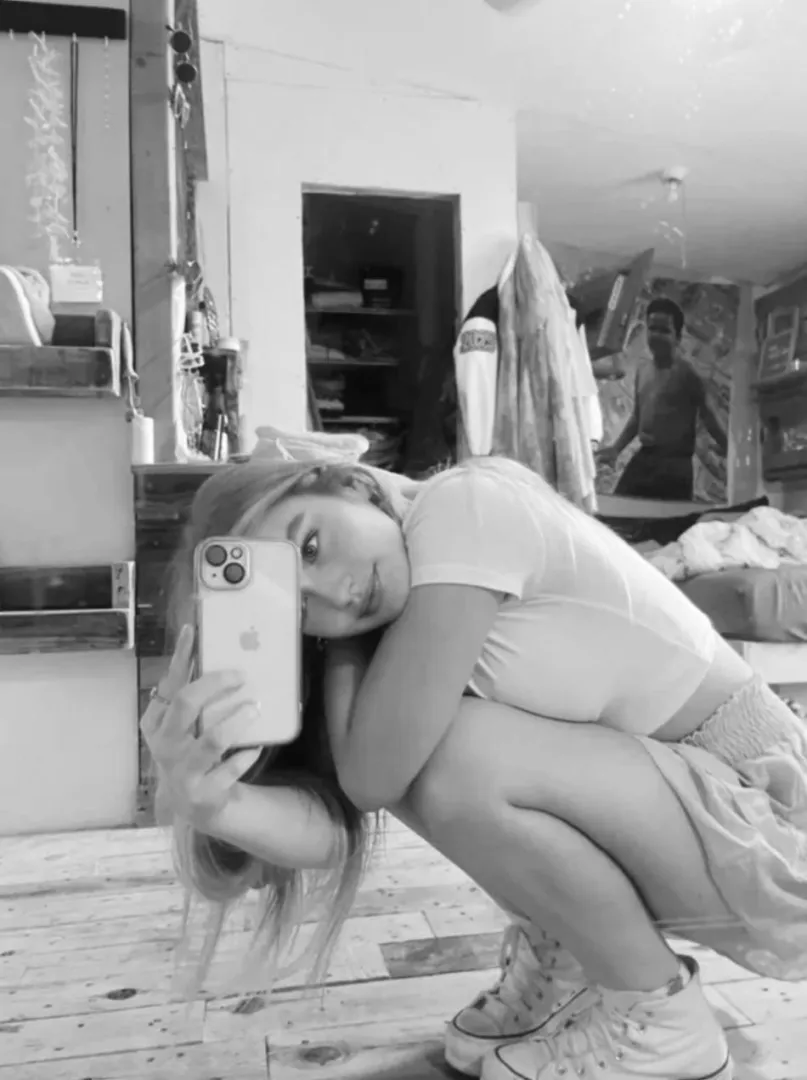 ur tiny 4'11 princess is waitin for a daddy to own her lil world... ya up? <3