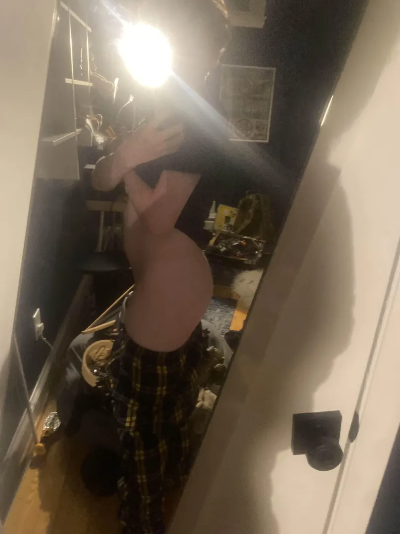 [usa] (MD) #moco 18 +visiting looking for a fit guy to have some fun with