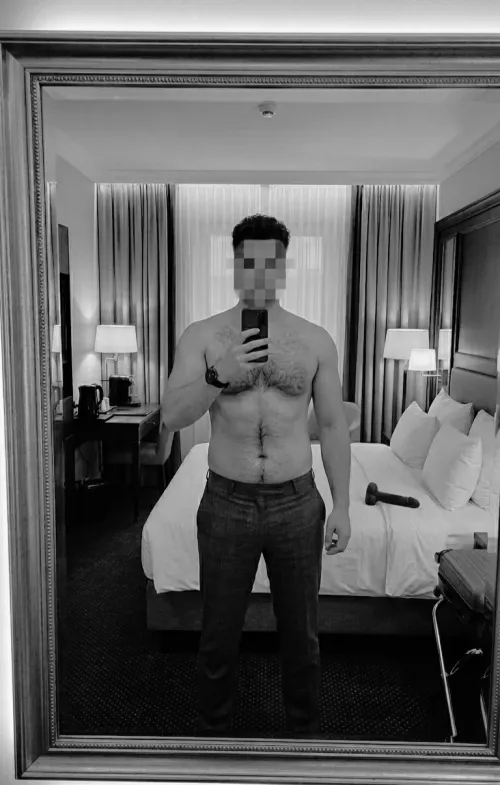 Use my status. Drain my pride. Fill my hole. ⛓️