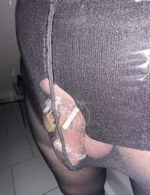 Verschlossen und bestrumpft