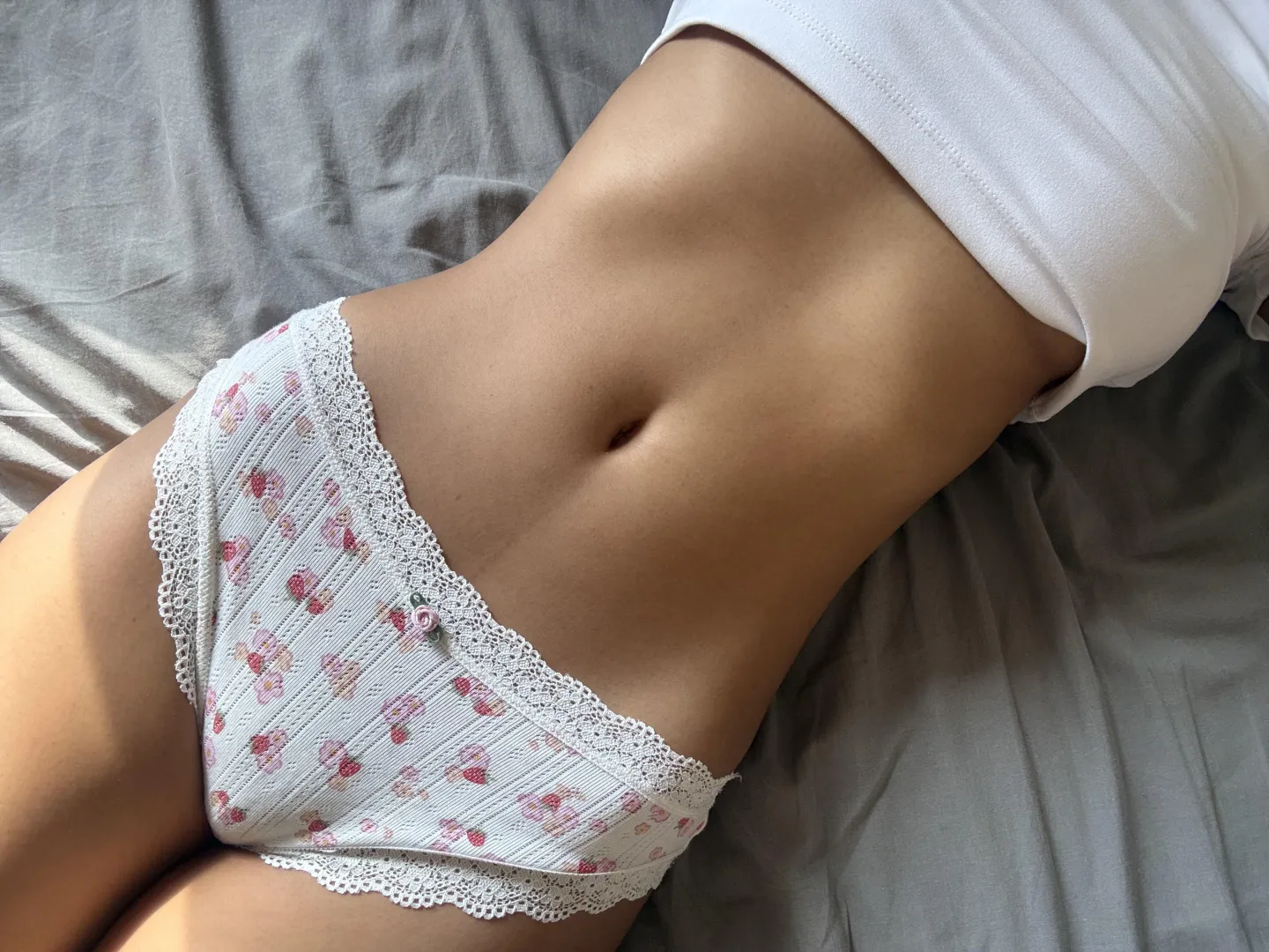 Vertical belly button supremacy